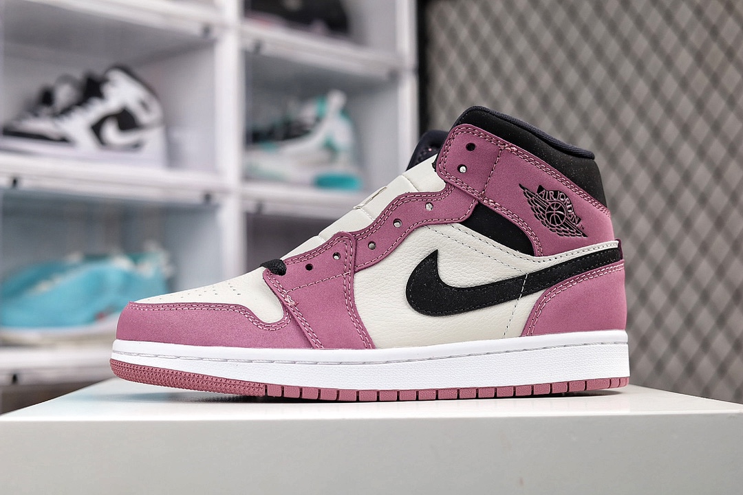 H5 过验版 Air Jordan 1 Mid 酱果粉市售最强中帮 天花板品质市面唯一正确版本 全鞋正品原材料 公司原鞋购回重新打版开模 拒绝公底 购置公司同步原材料 都有细节还原95%全网最高版本 原汁原味 忠于原版×833BX