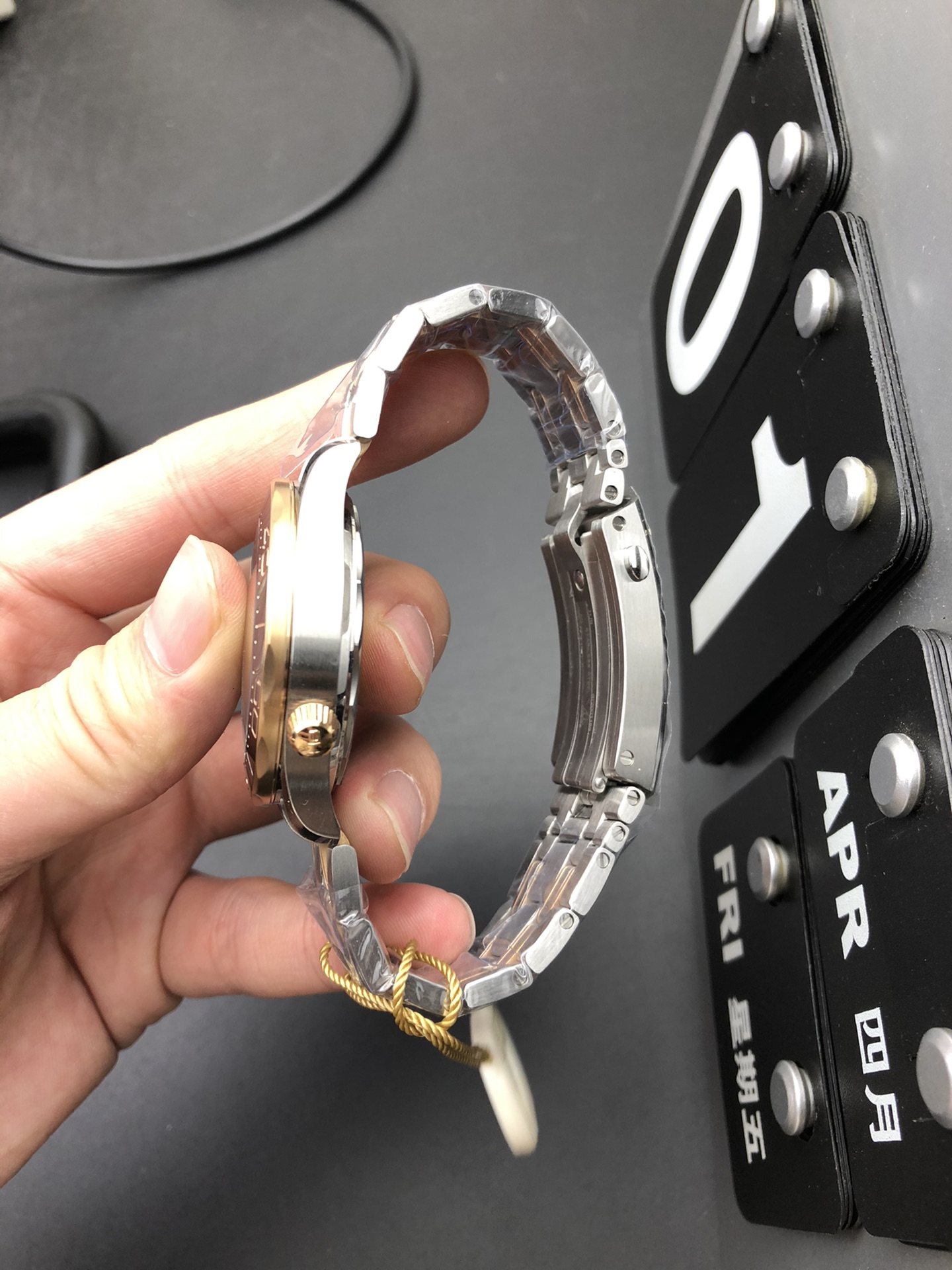 Omega OR 玫瑰金海马300