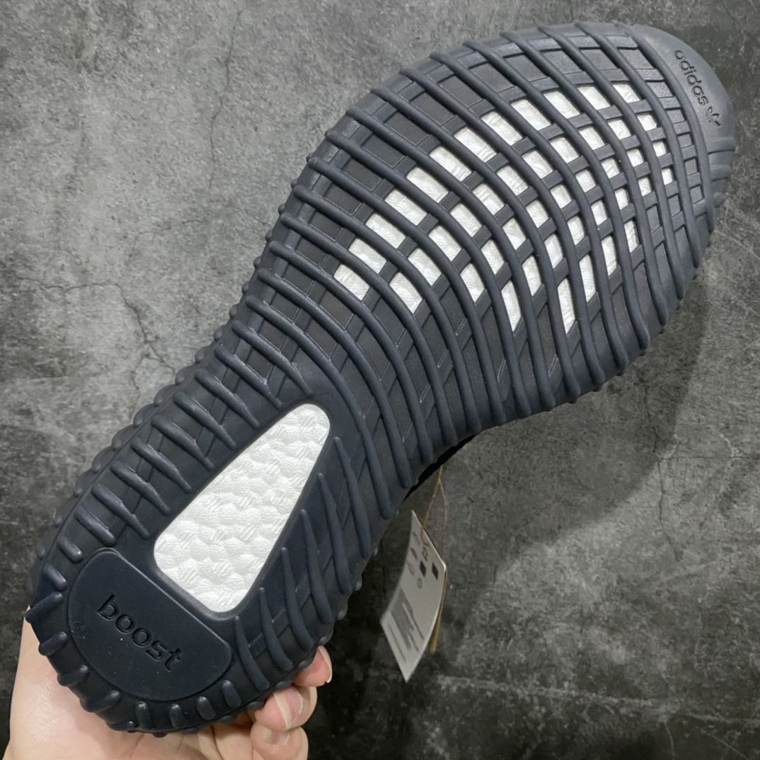 图片[8]-W1版本Yeezy350黑蓝 GY7164 市场最具性价比的版本 品质鞋型看实拍 懂货的老铁看鞋型后跟和过油爆米花 同价位无敌版本 尺码：36 36.5 37 38 38.5 39 40 40.5 41 42 42.5 43 44 44.5 45 46 47-选品中心