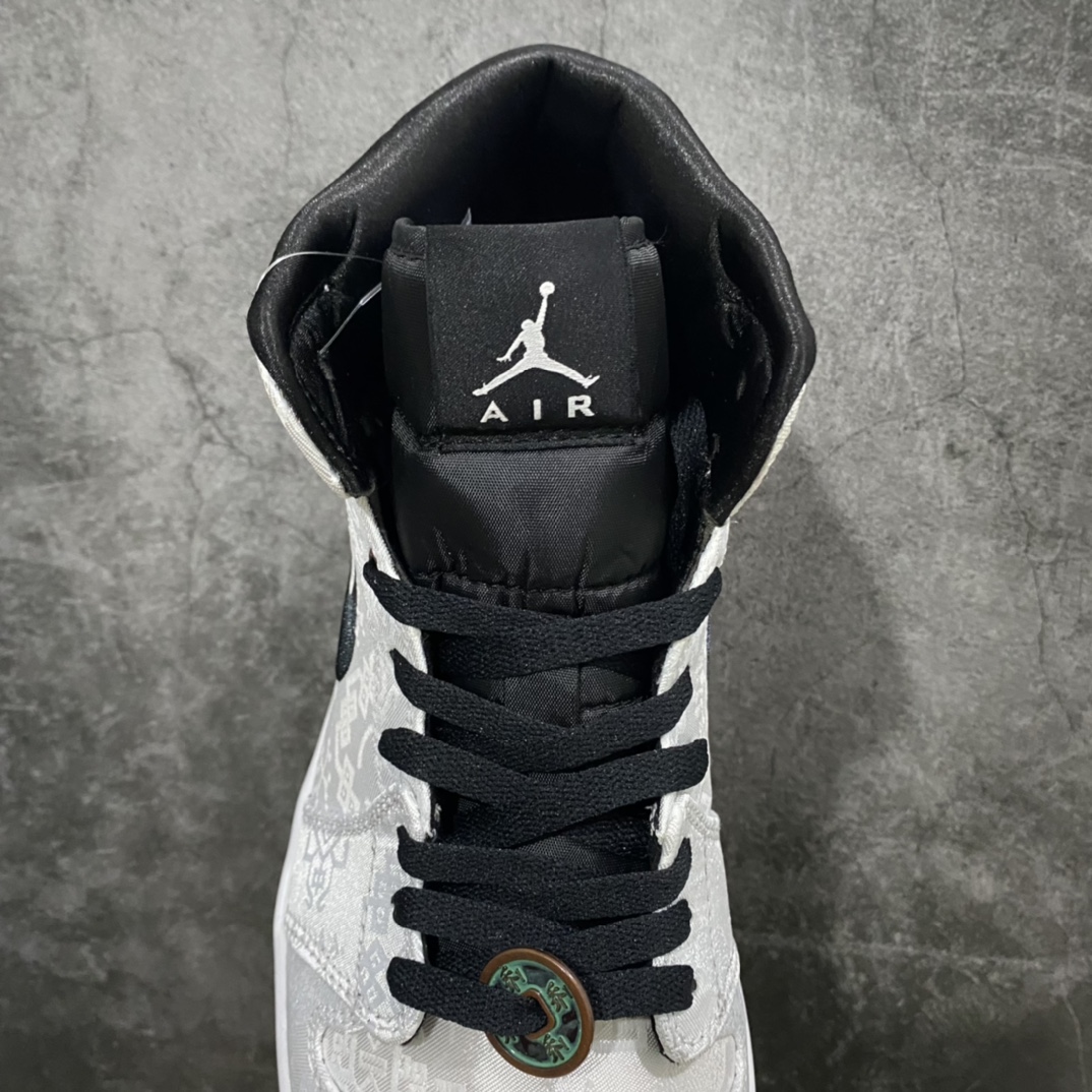 图片[8]-原装公司级版本AJ1 Mid白丝绸 目前市场顶级货基本都断 此版本极力推荐 鞋型细节做工都不错 非常推荐的版本 价格便宜 非常适合大家冲量好评的版本 尺码：36-46全码-选品中心