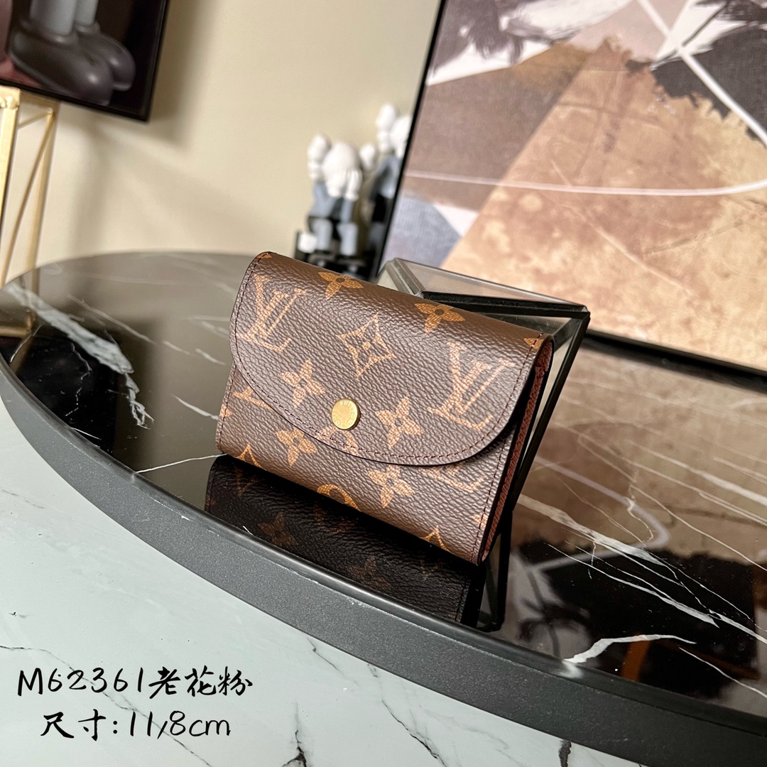 M62361老花粉色！金扣 小巧玲珑却极为实用，此款多彩信封式零钱包是现代女性都市生活中的完美伴侣。身