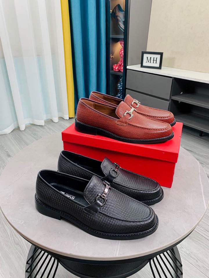 J0   牛里Ferragamo菲拉格慕最新男士商务皮鞋🇨🇳官网原版1:1开模💯头层采用意大利进口编织牛皮➕奢华牛皮内里，柔软舒适🌴高端大气，高品味男士首选🍍38-44 45可订做