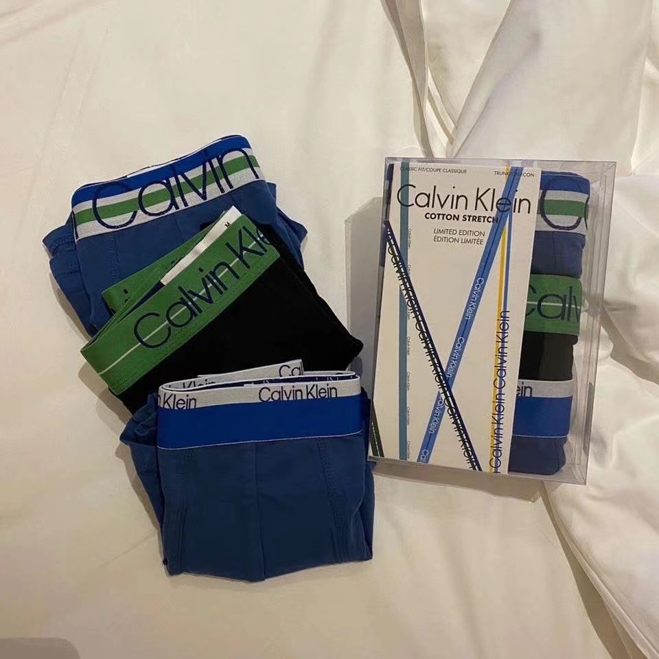▪CK原单绿腰内裤▪ 品质认证!!! 柜子里也是这样直接上柜的哦！CK男士内裤一直有特别的魅力，备受时髦