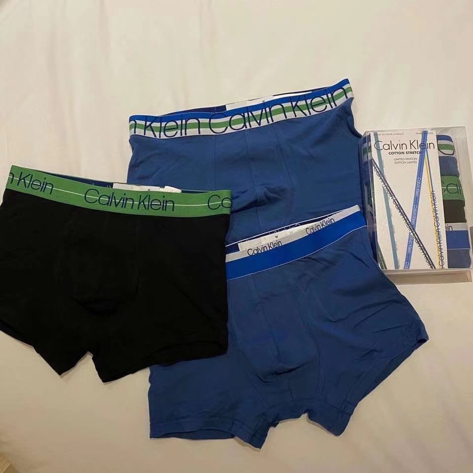 ▪CK原单绿腰内裤▪ 品质认证!!! 柜子里也是这样直接上柜的哦！CK男士内裤一直有特别的魅力，备受时髦