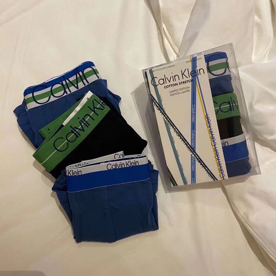 ▪CK原单绿腰内裤▪ 品质认证!!! 柜子里也是这样直接上柜的哦！CK男士内裤一直有特别的魅力，备受时髦