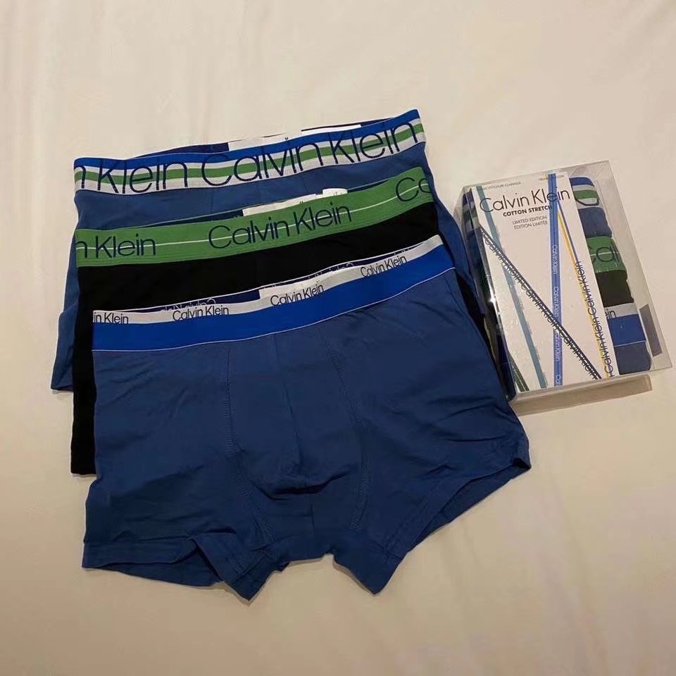 ▪CK原单绿腰内裤▪ 品质认证!!! 柜子里也是这样直接上柜的哦！CK男士内裤一直有特别的魅力，备受时髦
