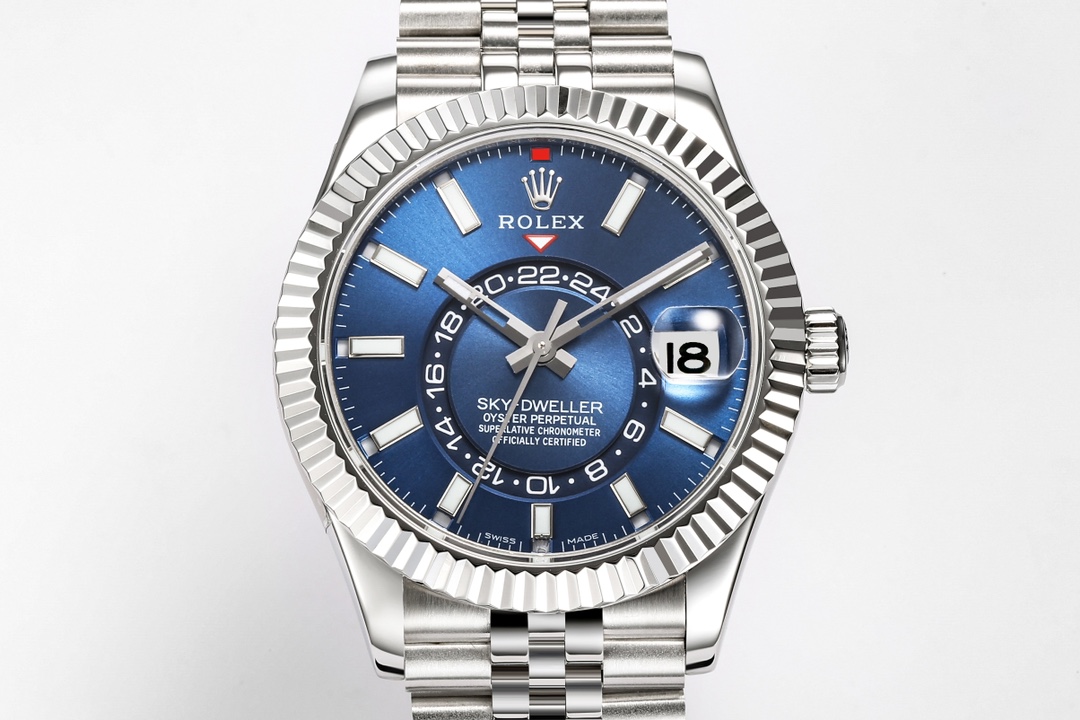 NO:393216,【Factory5 Craftsmanship】Updated version of Rolex Sky-Dweller Skywalker! Wonderful details [Case] ​​is 42mm in size, calm, reliable, graceful and generous! The bezel adopts Rolex Ring Command triangular pit pattern, and the rotating outer ring can be adjusted to month function! Anti-scratch sapphire crystal, anti-reflective convex and transparent enlarged calendar window [Watch strap] Oyster steel! Three-row chain links Oyster discount with 5mm easy-to-adjust chain link extension system [Dial] radiating sun texture, 12 small window red dots month display [Movement] equipped with fully automatic mechanical 9001 movement! 【Function】Date display/month display/annual calendar display/dual time zone! Factory's ingenious work worthy of your possession, rolex19860909【Factory5匠心之作】升级版 劳.力士Rolex Sky-Dweller 天行者！精彩细节【表壳】尺寸42毫米,沉稳可靠、雍容大度！ 表圈采用劳力士Ring Command三角坑纹,旋转外圈可调转月份功能！ 抗刮损蓝宝石水晶,防反光凸透式放大日历窗【表带】蚝式钢！三排链节 蚝式摺扣配5毫米易调链节伸展系统【表盘】放射太阳纹理,刻度12小窗口红点月份显示【机芯】搭载全自动机械9001机芯！【功能】日期显示/月份显示/年历显示/双时区！ Factory匠心之作 值得您拥有,,rolex,Watch