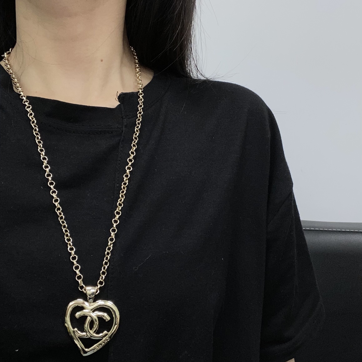 NO:102384,Xiaoxiang large love glossy hollow necklace, Chanel necklace, chanel, necklace19860909小香大号爱心光面镂空项链,香奈儿项链,chanel,necklace,Jewelry