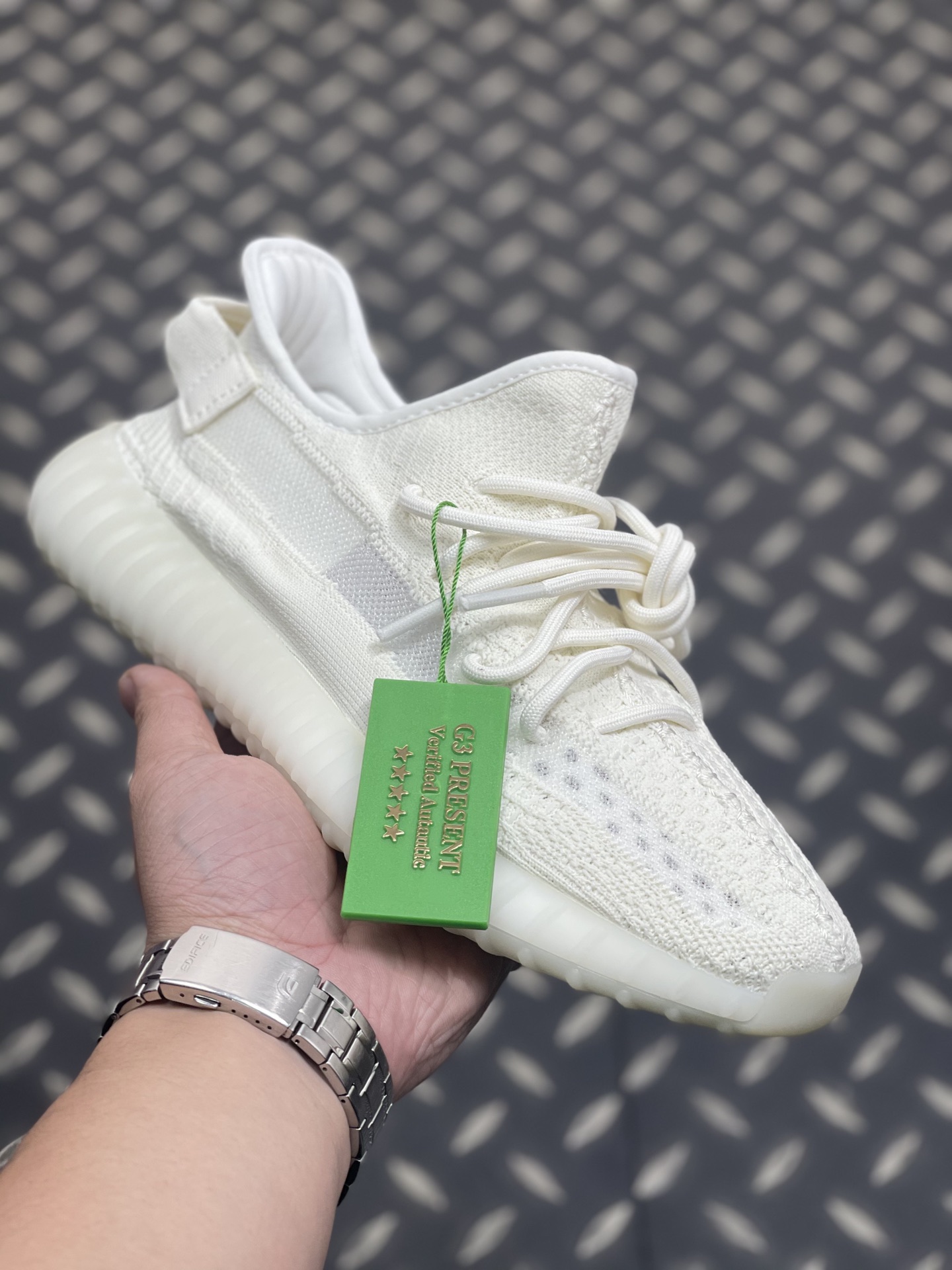 NO:620664,High version [G3 version in stock on the same day, pure original terminal supply] Ad Yeezy Boost V2 'Pure Oat' HQ6316 Adidas Coconut Second Generation Brand new pure white hollow 2.0 color scheme BASF Boost Original #The entire pair of shoes is presented in pure white, with a woven upper, which is visually more layered than the previous generation. The side see-through part is different from the previous version, using a translucent design. Size 36 36.5 37.5 38 38.5  39 40 40.5 41 42 42.5 43 44 44.5 45 46,19860909高版本【当天现货G3版纯原终端供应】Ad Yeezy Boost V2 'Pure Oat' HQ6316 阿迪达斯椰子二代 全新纯白镂空2.0配色 巴斯夫Boost原底#整双鞋以纯白色呈现,编织鞋面打造,视觉上比前一代更具层次感.侧透部分与此前版本不同,采用半透明设计尺码36 36.5 37.5 38 38.5 39 40 40.5 41 42 42.5 43 44 44.5 45 46,,Men's shoes