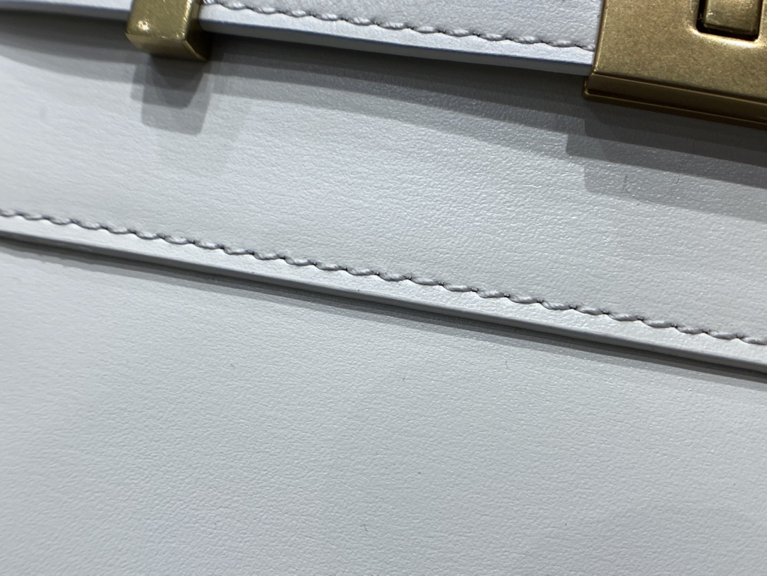 Ysl 𝑴𝑨𝑵𝑯𝑨𝑻𝑻𝑨𝑵 𝑵𝑨𝑵𝑶曼哈顿手提包 牙签纹奶白色金扣593741
