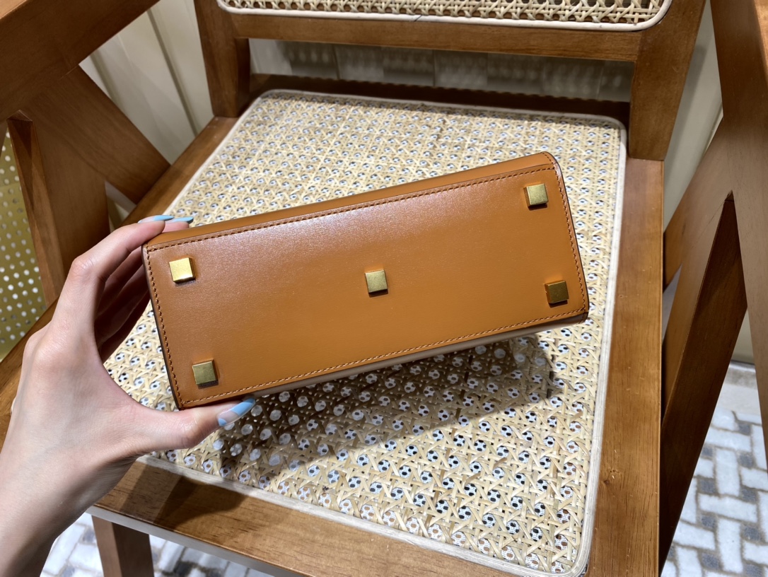 Ysl 𝑴𝑨𝑵𝑯𝑨𝑻𝑻𝑨𝑵 𝑵𝑨𝑵𝑶曼哈顿手提包 牙签纹棕色金扣593741