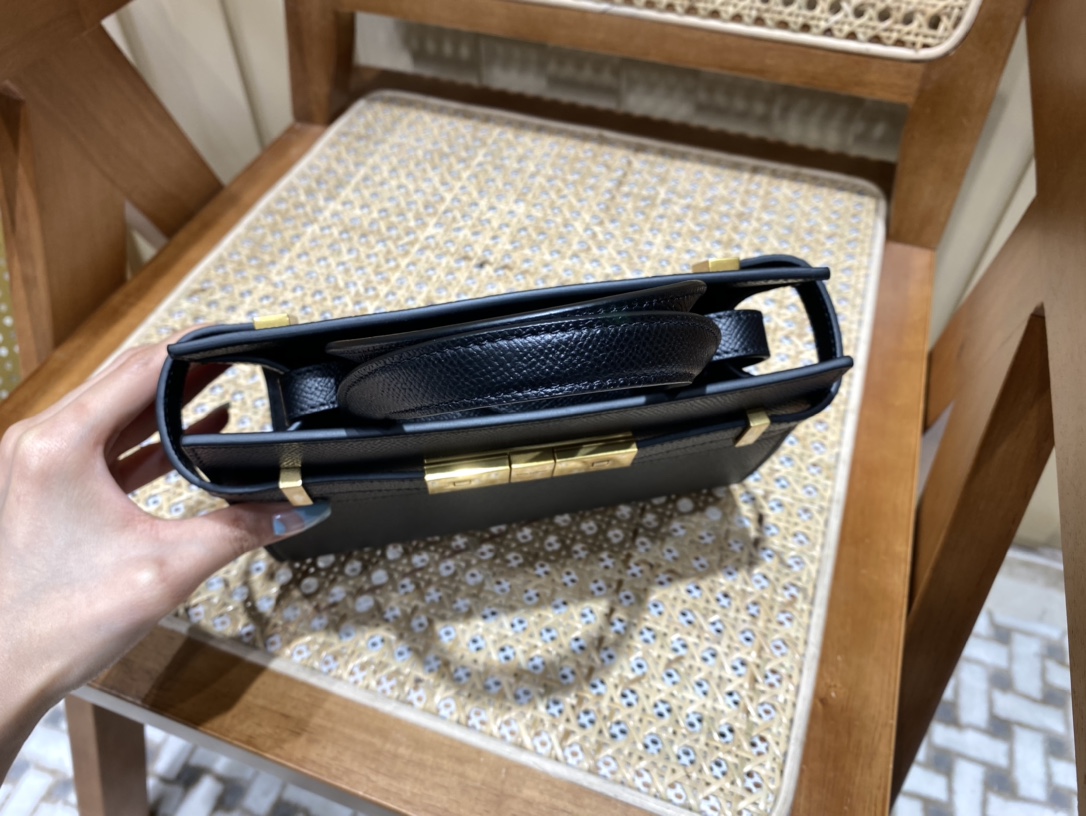 Ysl 𝑴𝑨𝑵𝑯𝑨𝑻𝑻𝑨𝑵 𝑵𝑨𝑵𝑶曼哈顿手提包 十字纹黑色金扣593741
