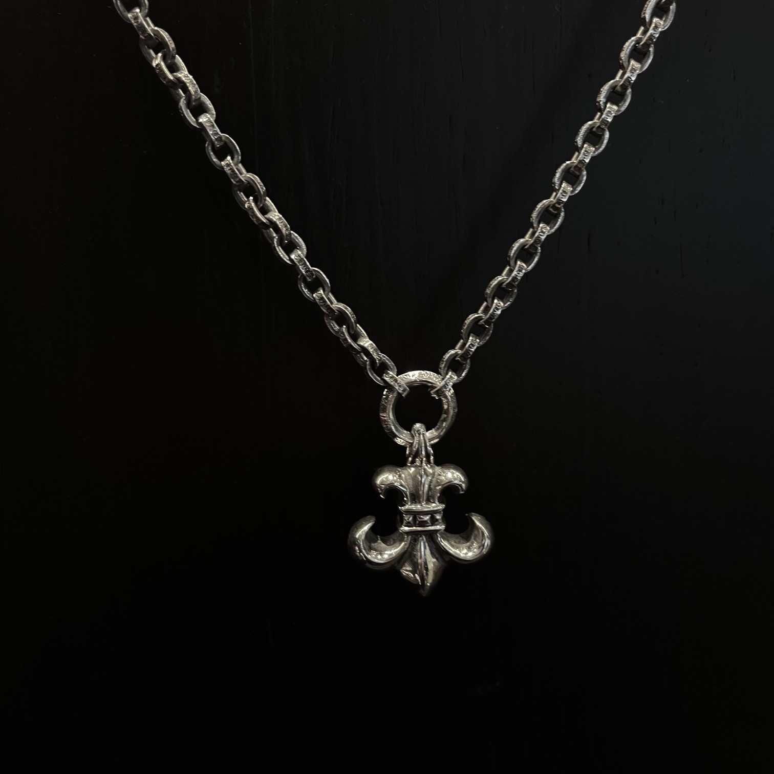 Chrome Hearts 𝐂𝐡𝐫𝐨𝐦𝐞 𝐡𝐞𝐚𝐫𝐭𝐬