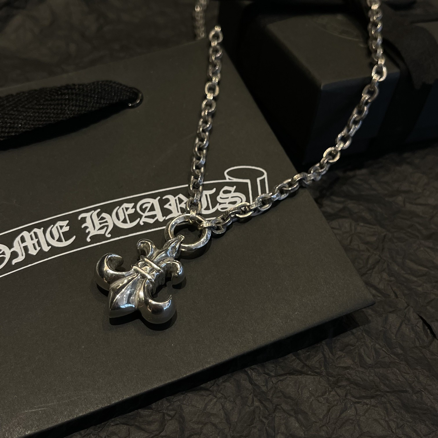 Chrome Hearts 𝐂𝐡𝐫𝐨𝐦𝐞 𝐡𝐞𝐚𝐫𝐭𝐬