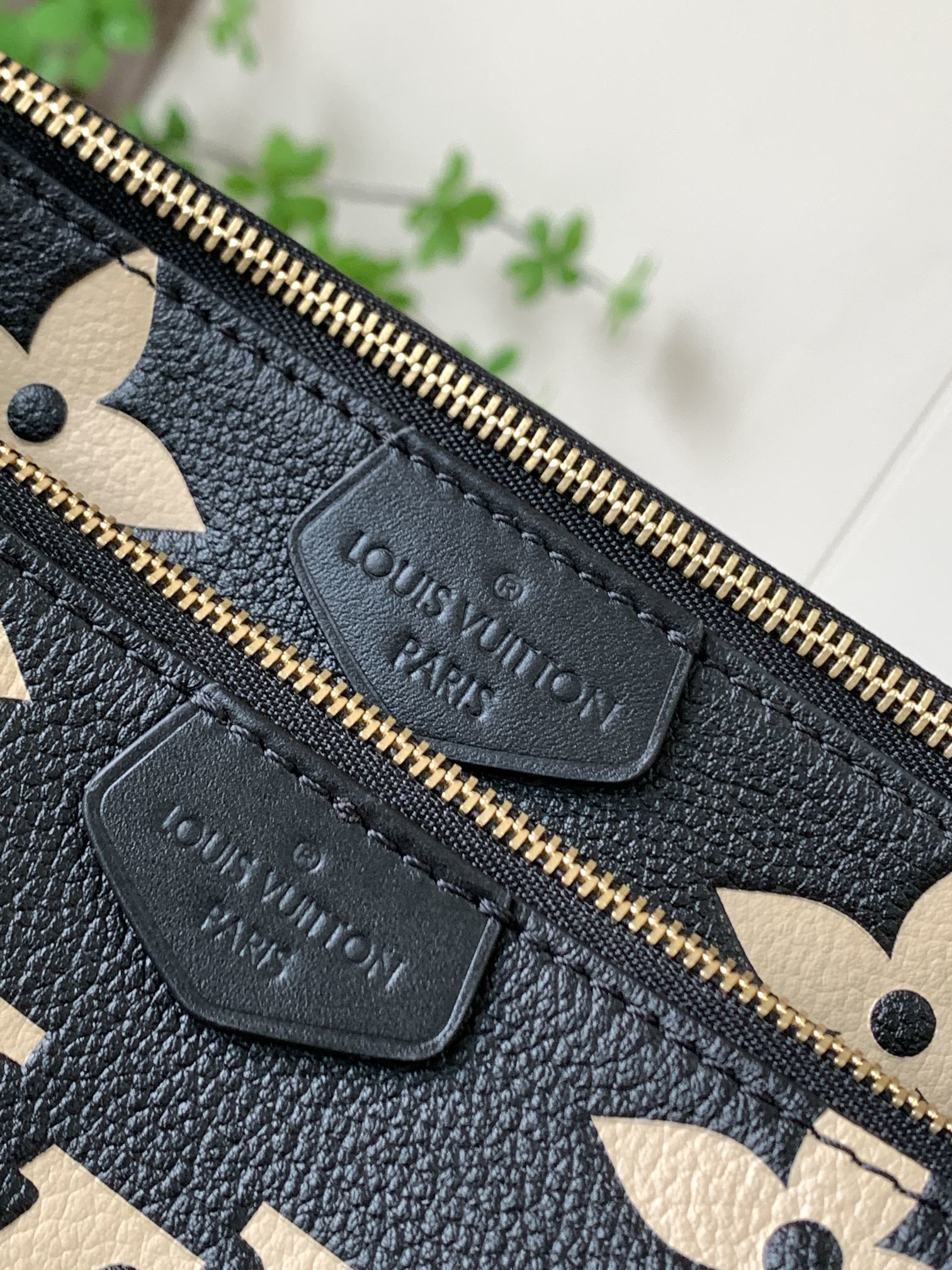 特级原厂皮全钢五金M45777黑色丝印压花本款MultiPochetteAccessoires斜挎包采用