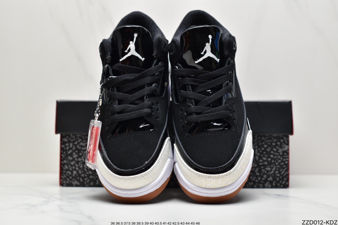250 Air Jordan 3 GS Black/White 黑白鞋身整体以黑白搭配441140-022