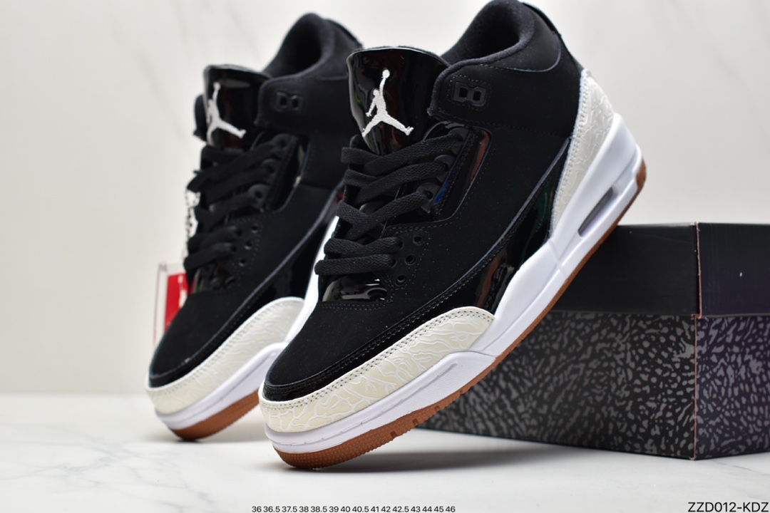250 Air Jordan 3 GS Black/White 黑白鞋身整体以黑白搭配441140-022
