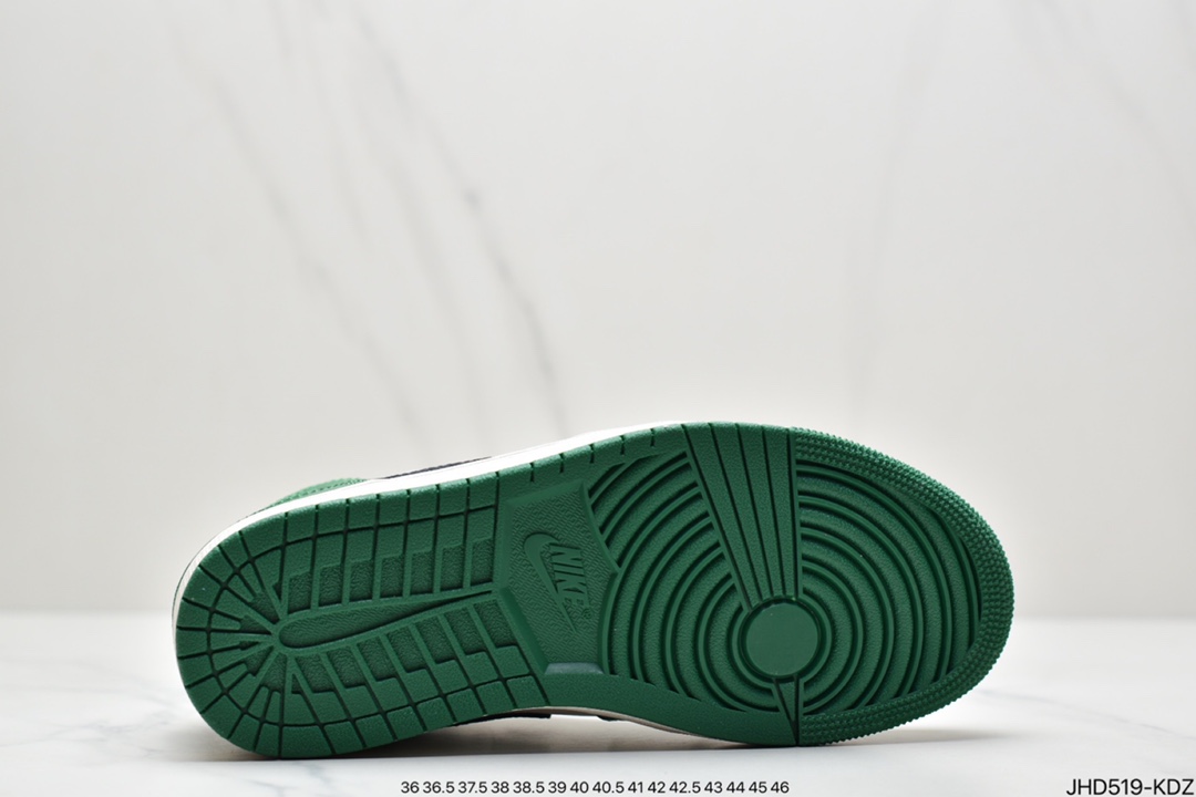 190 Air Jordan 1 Mid 原装配色Air Jordan 1 几乎成为潮人必备单品852542-105-莆田鞋,莆田鞋货源,高仿鞋,高仿鞋货源,安福档口,莆田高仿鞋,莆田鞋批发,高仿鞋批发,莆田高仿运动鞋,高仿运动鞋,莆田运动鞋 190 Air Jordan 1 Mid 原装配色Air Jordan 1 几乎成为潮人必备单品852542-105