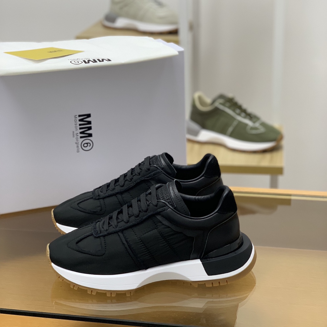 MM6   采用尼龙布拼接而成男士runner系列春夏老爹鞋