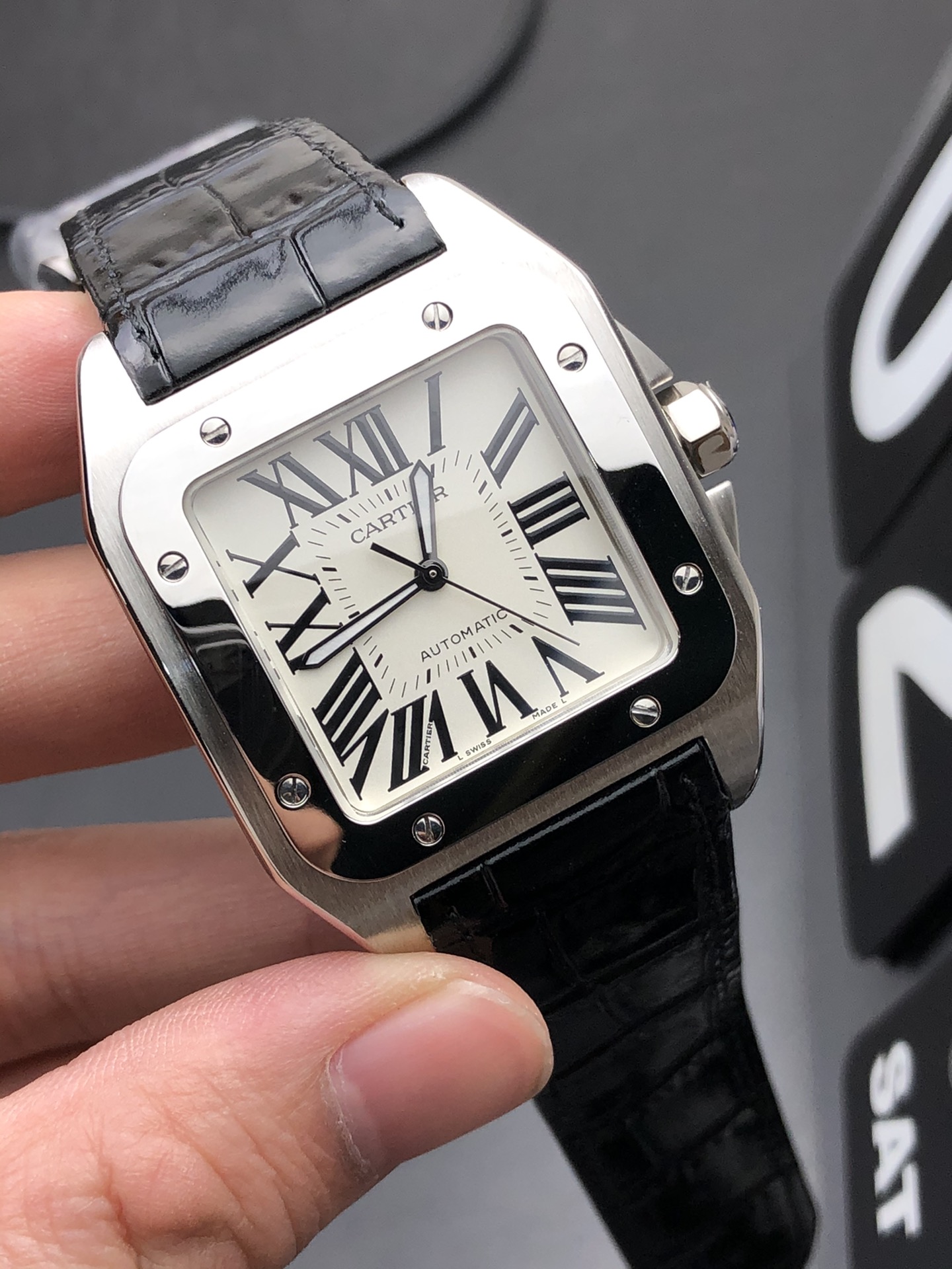 Cartier 山度士