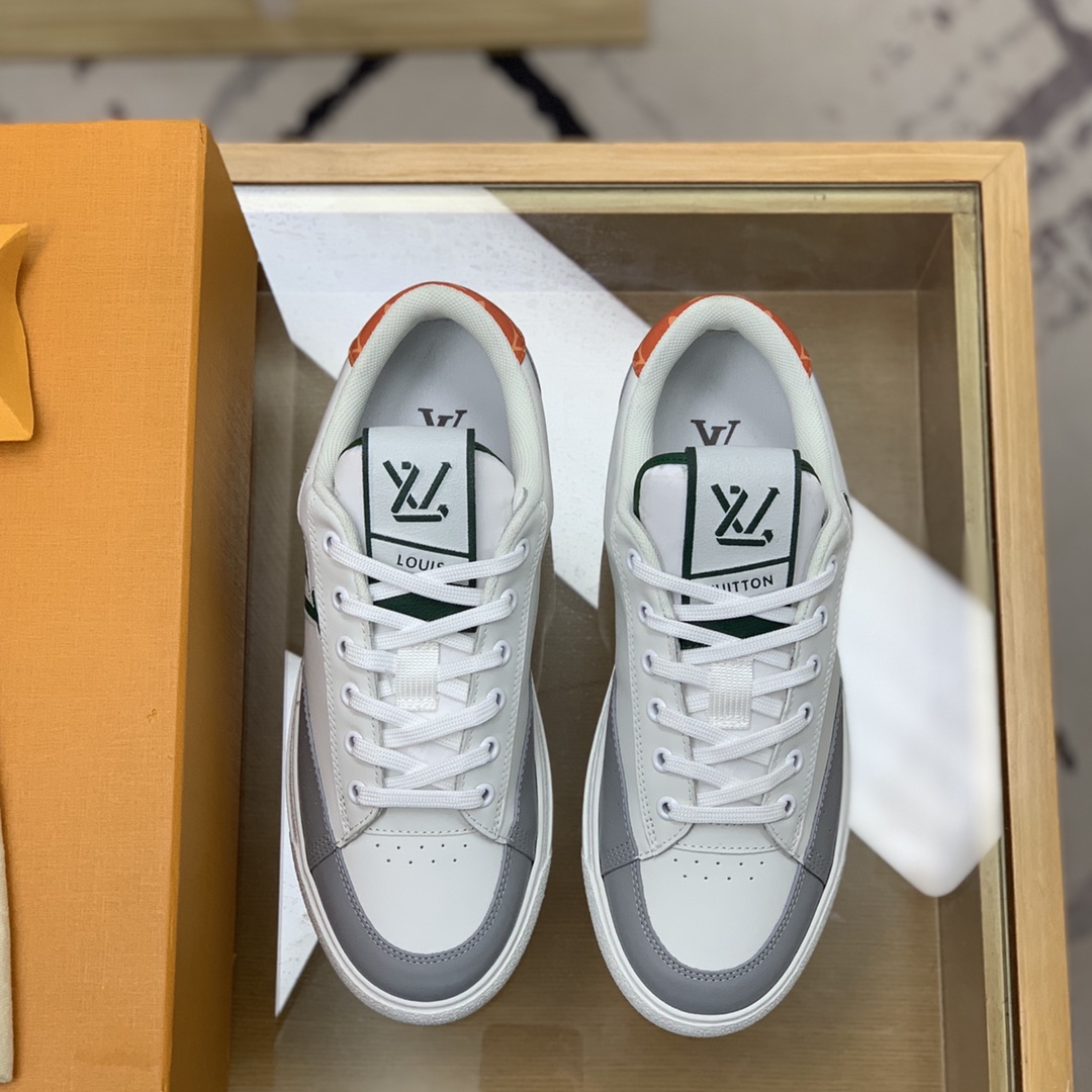 LV/路易威登 白色牛皮及标志性的Monogram帆布情侣款低帮运动鞋