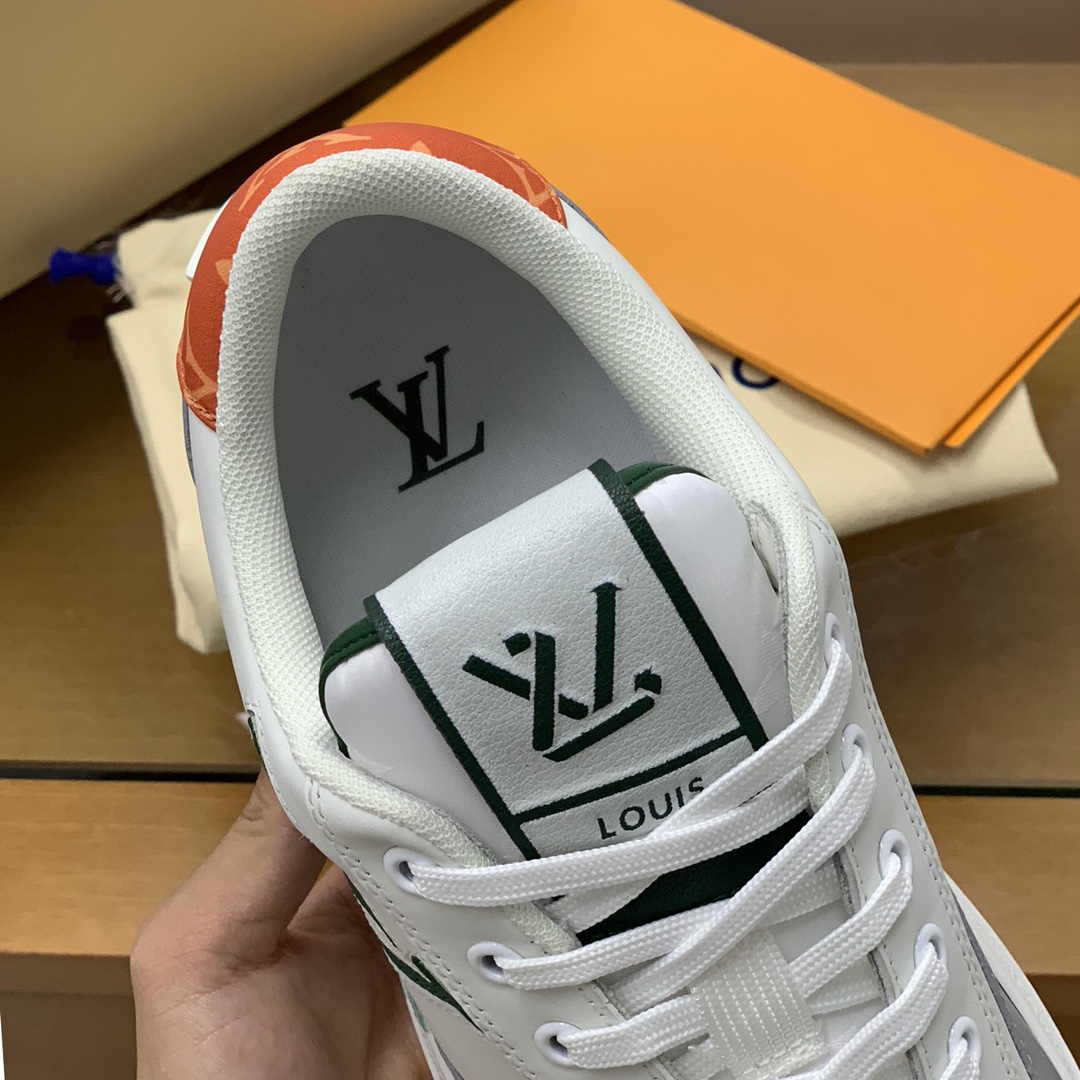 LV/路易威登 白色牛皮及标志性的Monogram帆布情侣款低帮运动鞋