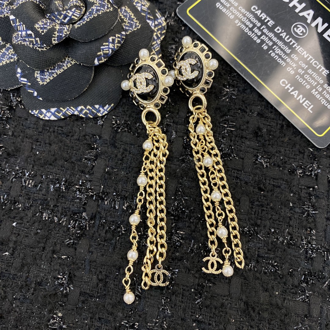  编码E1792   
🛍小香耳钉热销款火爆上新❣
🛍同步专柜‼️独家高端品质实拍图‼️代购级别‼️做工