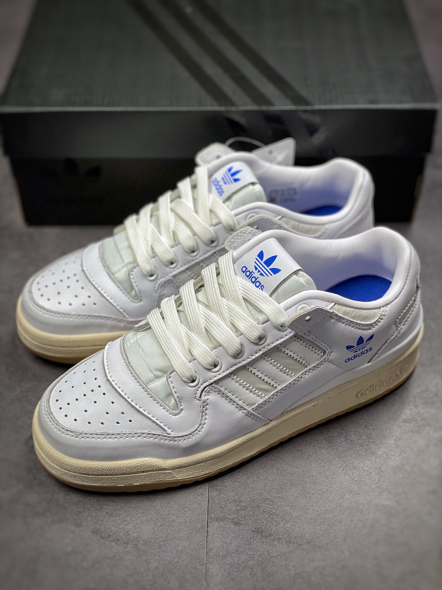 170  阿迪达斯 Adidas Forum 84 Low OG “Bright Blue” 白蓝低帮板鞋H04903