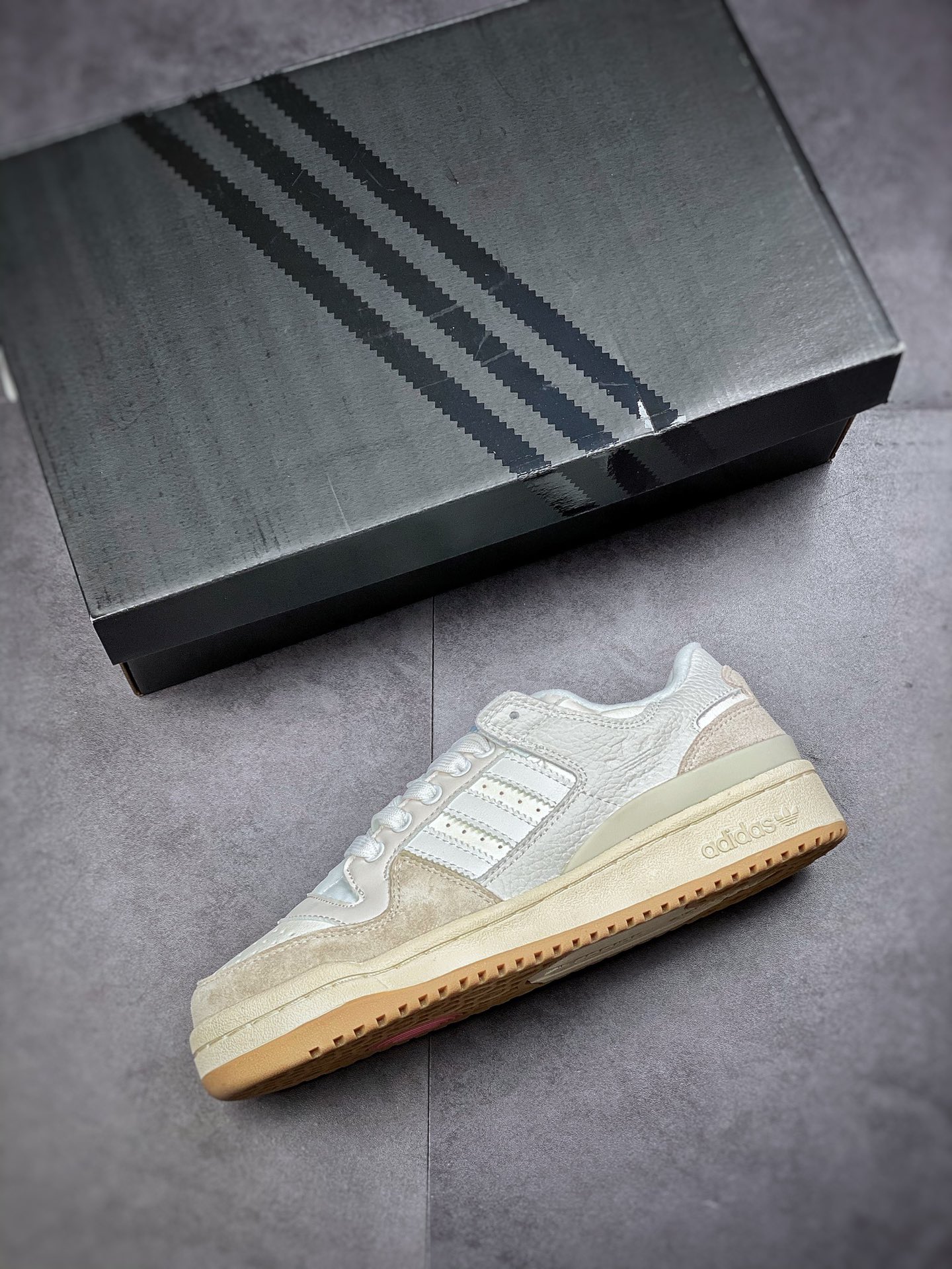 170 阿迪达斯 Adidas Forum 84 Low OG “Bright Blue” 白灰低帮百搭运动板鞋FY7998