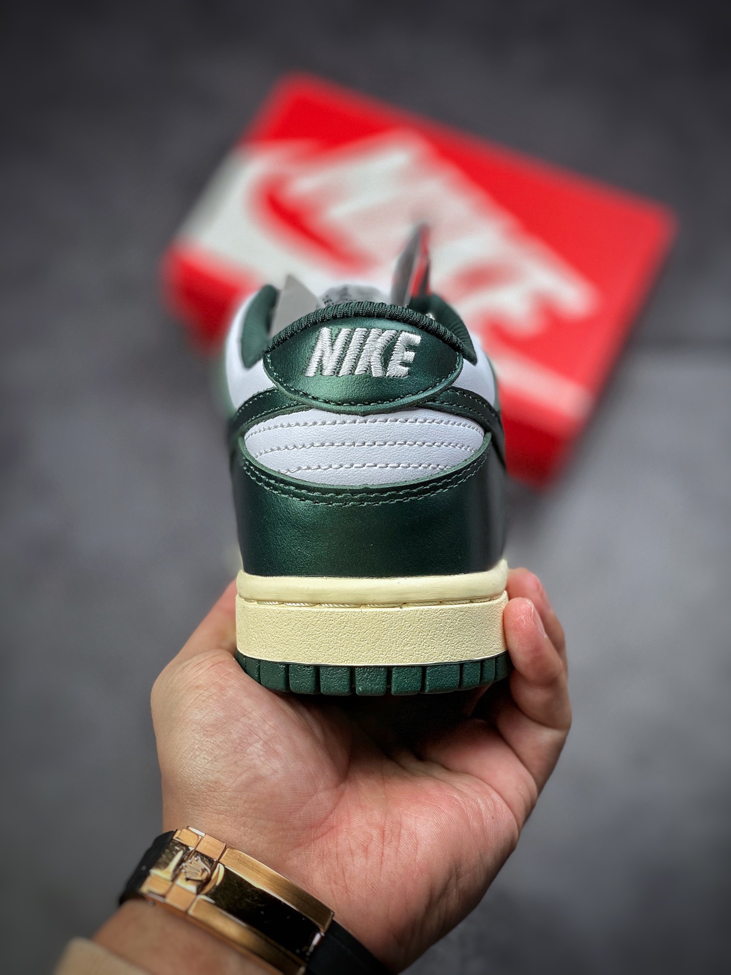 300  Nike Dunk Low “Vintage Green” 复古白绿 DQ8580-100