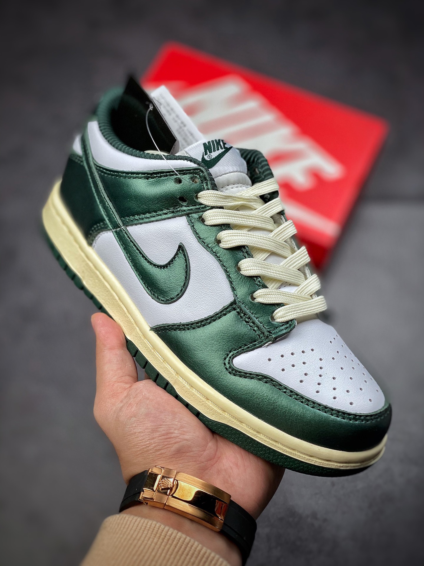 300  Nike Dunk Low “Vintage Green” 复古白绿 DQ8580-100