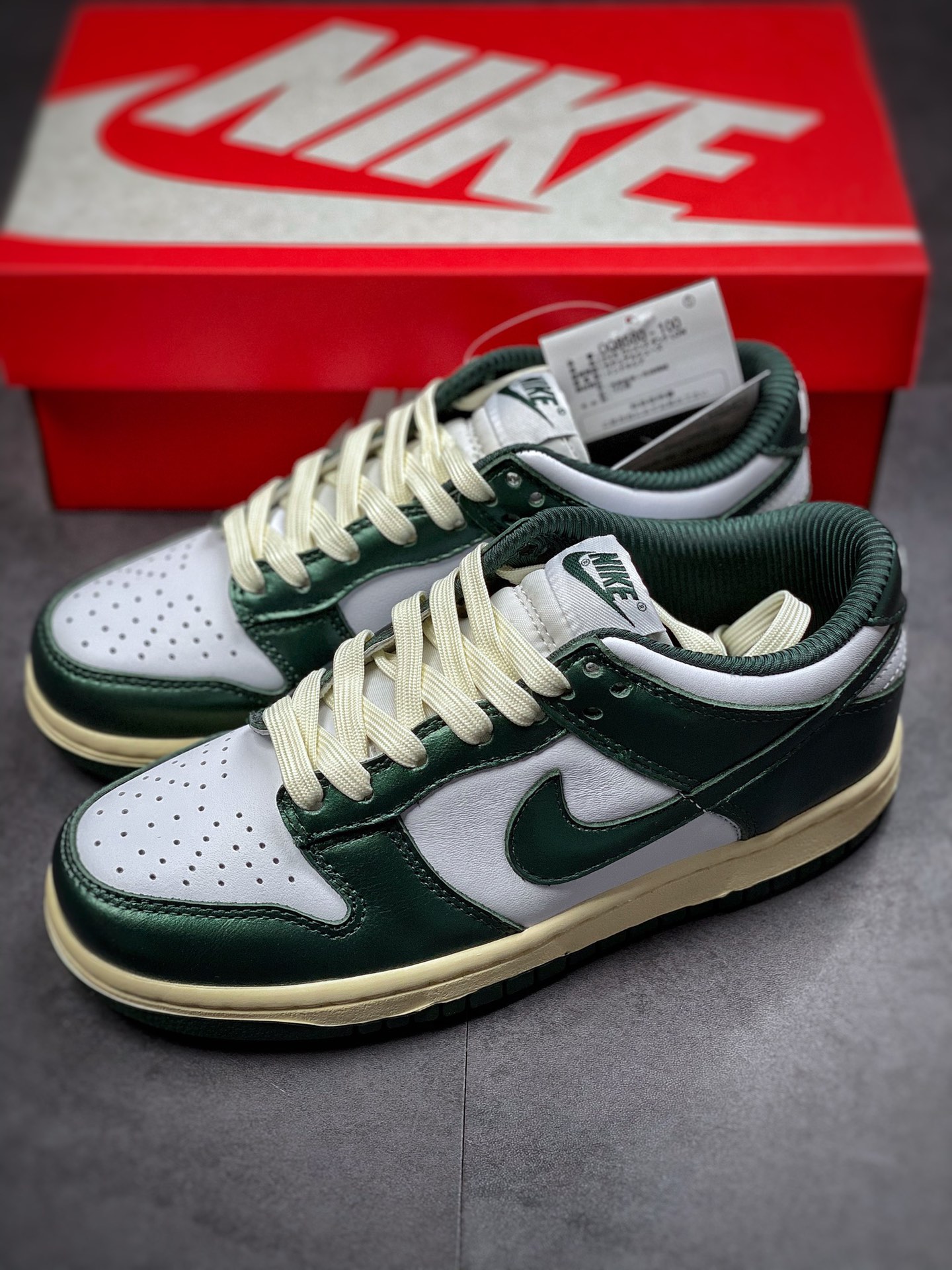 300  Nike Dunk Low “Vintage Green” 复古白绿 DQ8580-100