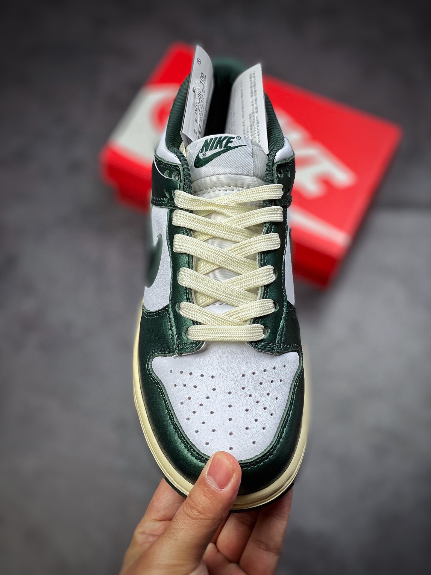 300  Nike Dunk Low “Vintage Green” 复古白绿 DQ8580-100