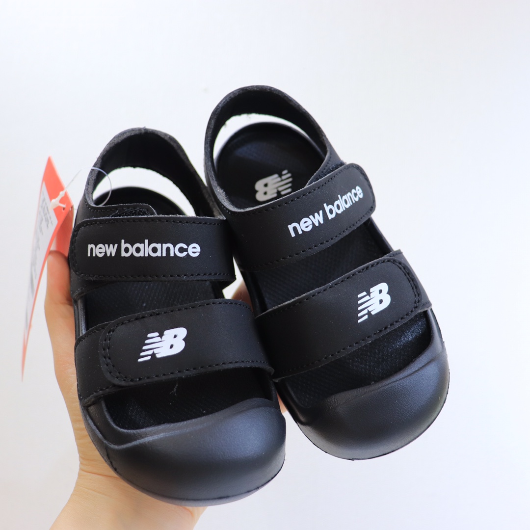 图片[2]-专G版ＮＢ护脚沙滩凉鞋‼️ 前面两个魔术贴粘贴的，都可以打开的还加松紧带！NB家的凉鞋做出来除了百搭就是舒服！🔥🔥 拥有一些特别的凉鞋真的是太重要了🌝🙈上脚非常舒服，NB家的运动款凉鞋想要的宝宝必入呀❤-选品中心