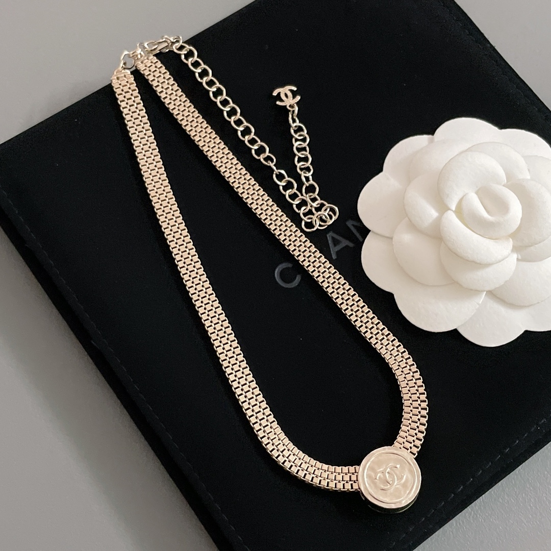 【】 【香蛇骨金币choker】Z 5980，又是一条绝美时髦的choker，无敌好看，这设计颜值绝绝子