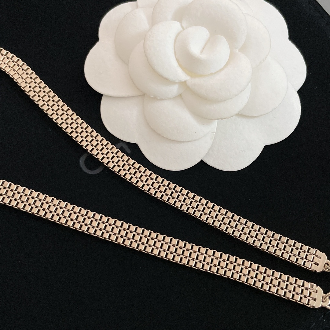 【】 【香蛇骨金币choker】Z 5980，又是一条绝美时髦的choker，无敌好看，这设计颜值绝绝子