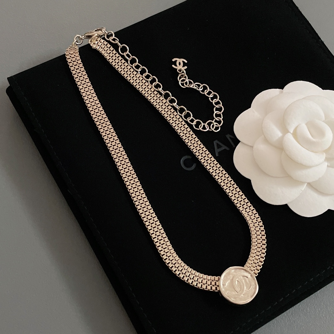 【】 【香蛇骨金币choker】Z 5980，又是一条绝美时髦的choker，无敌好看，这设计颜值绝绝子