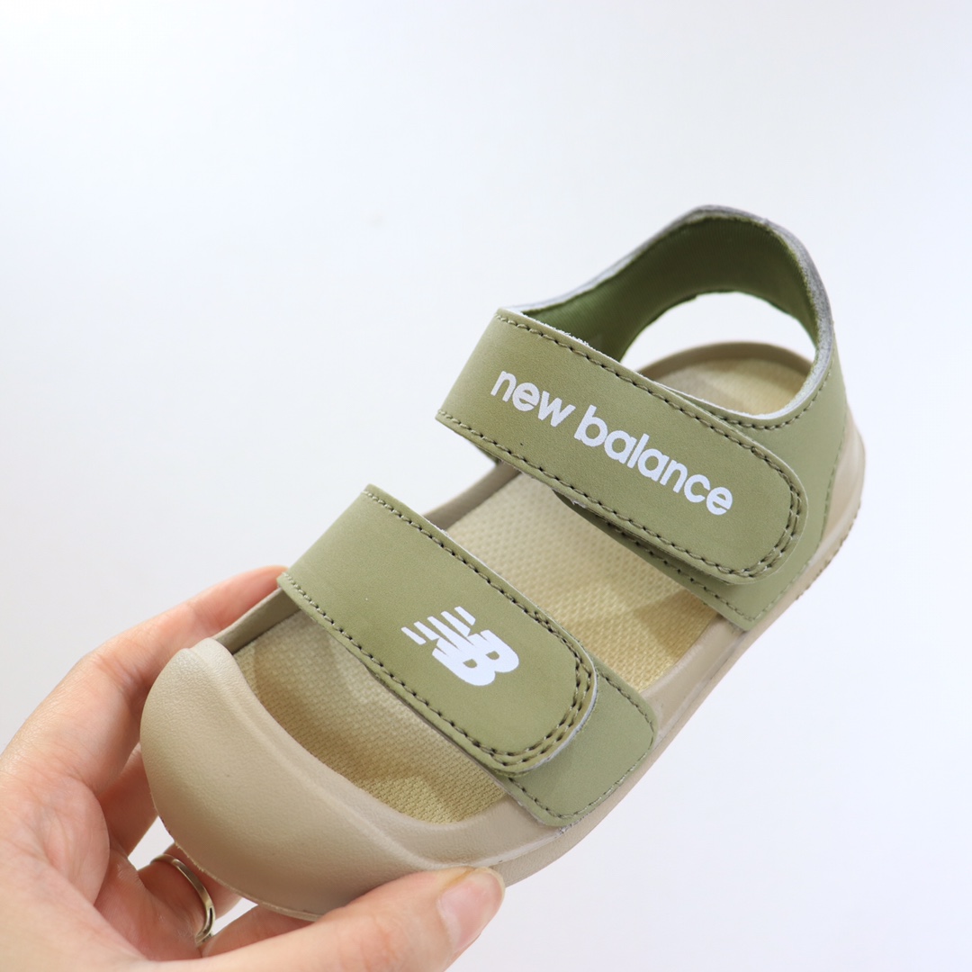 图片[4]-专G版ＮＢ护脚沙滩凉鞋‼️ 前面两个魔术贴粘贴的，都可以打开的还加松紧带！NB家的凉鞋做出来除了百搭就是舒服！🔥🔥 拥有一些特别的凉鞋真的是太重要了🌝🙈上脚非常舒服，NB家的运动款凉鞋想要的宝宝必入呀❤-选品中心