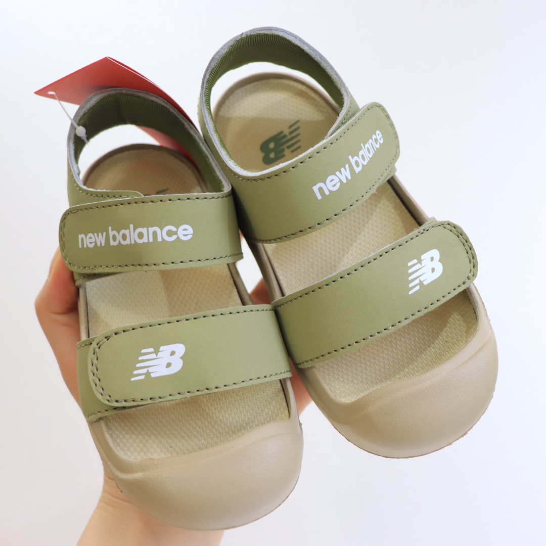 图片[2]-专G版ＮＢ护脚沙滩凉鞋‼️ 前面两个魔术贴粘贴的，都可以打开的还加松紧带！NB家的凉鞋做出来除了百搭就是舒服！🔥🔥 拥有一些特别的凉鞋真的是太重要了🌝🙈上脚非常舒服，NB家的运动款凉鞋想要的宝宝必入呀❤-选品中心