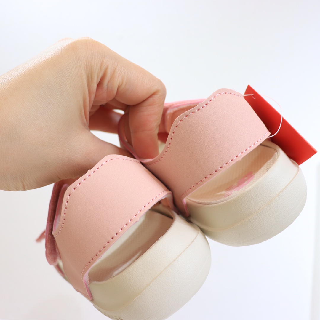 图片[3]-专G版ＮＢ护脚沙滩凉鞋‼️ 前面两个魔术贴粘贴的，都可以打开的还加松紧带！NB家的凉鞋做出来除了百搭就是舒服！🔥🔥 拥有一些特别的凉鞋真的是太重要了🌝🙈上脚非常舒服，NB家的运动款凉鞋想要的宝宝必入呀❤-选品中心