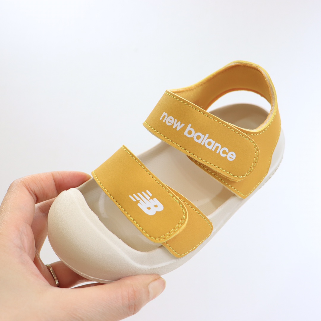 图片[4]-专G版ＮＢ护脚沙滩凉鞋‼️ 前面两个魔术贴粘贴的，都可以打开的还加松紧带！NB家的凉鞋做出来除了百搭就是舒服！🔥🔥 拥有一些特别的凉鞋真的是太重要了🌝🙈上脚非常舒服，NB家的运动款凉鞋想要的宝宝必入呀❤-选品中心