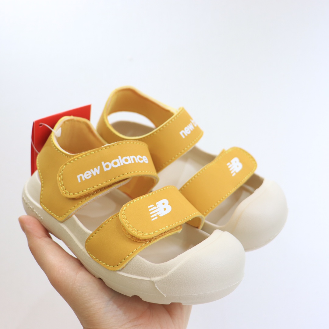 专G版ＮＢ护脚沙滩凉鞋‼️ 前面两个魔术贴粘贴的，都可以打开的还加松紧带！NB家的凉鞋做出来除了百搭就是舒服！🔥🔥 拥有一些特别的凉鞋真的是太重要了🌝🙈上脚非常舒服，NB家的运动款凉鞋想要的宝宝必入呀❤-选品中心