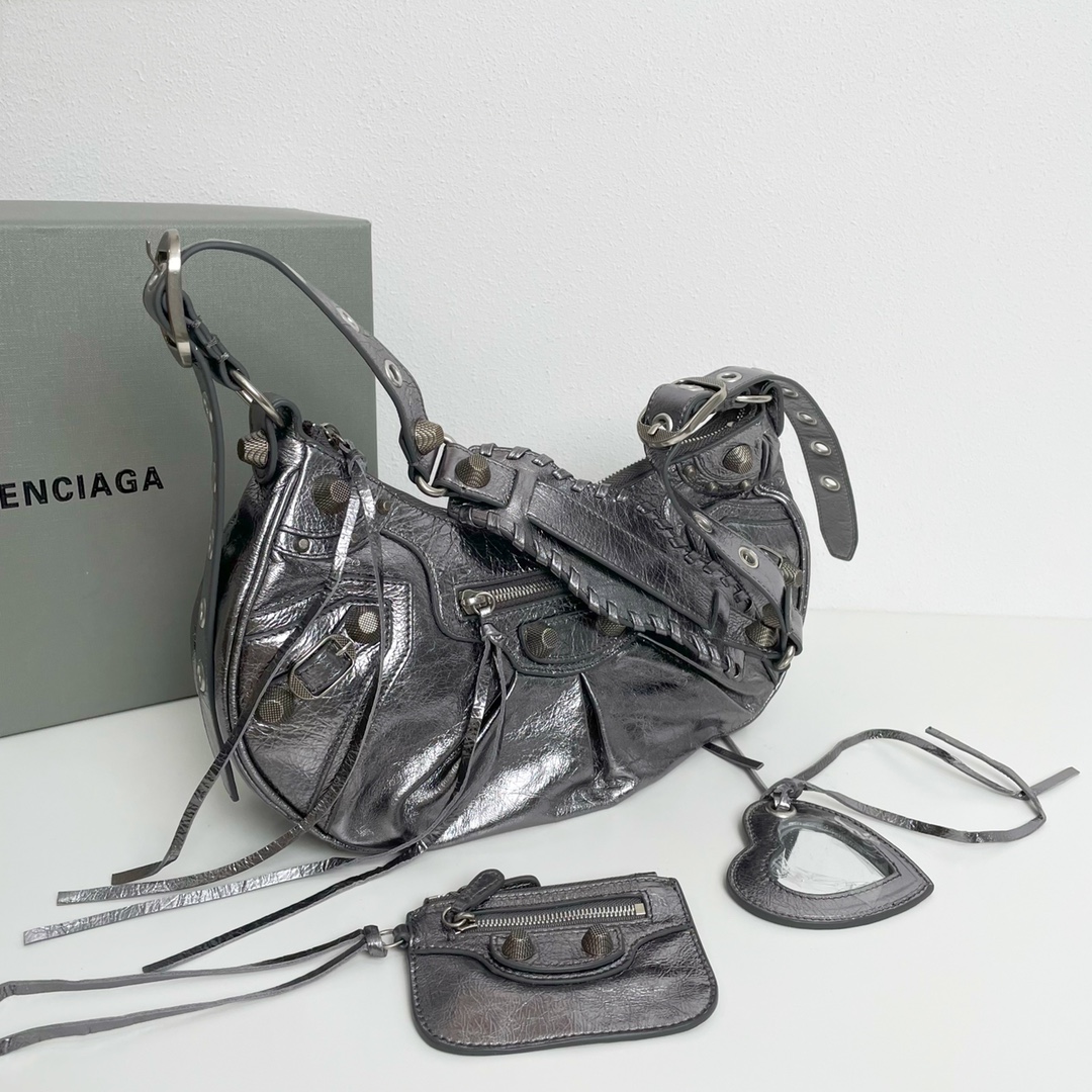 Balenciaga Classic Handcrafted Luxury Leather Shoulder Bag Ref 4