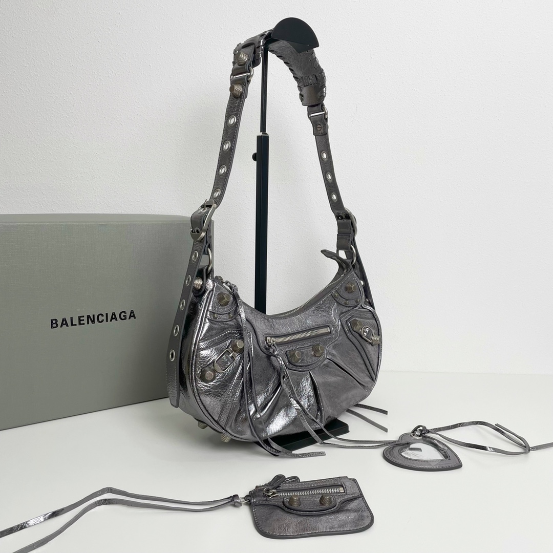 Balenciaga Classic Handcrafted Luxury Leather Shoulder Bag Ref 3