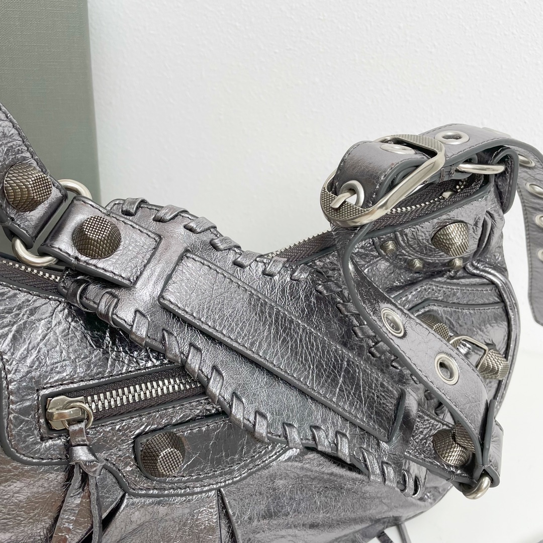 Balenciaga Classic Handcrafted Luxury Leather Shoulder Bag Ref 5