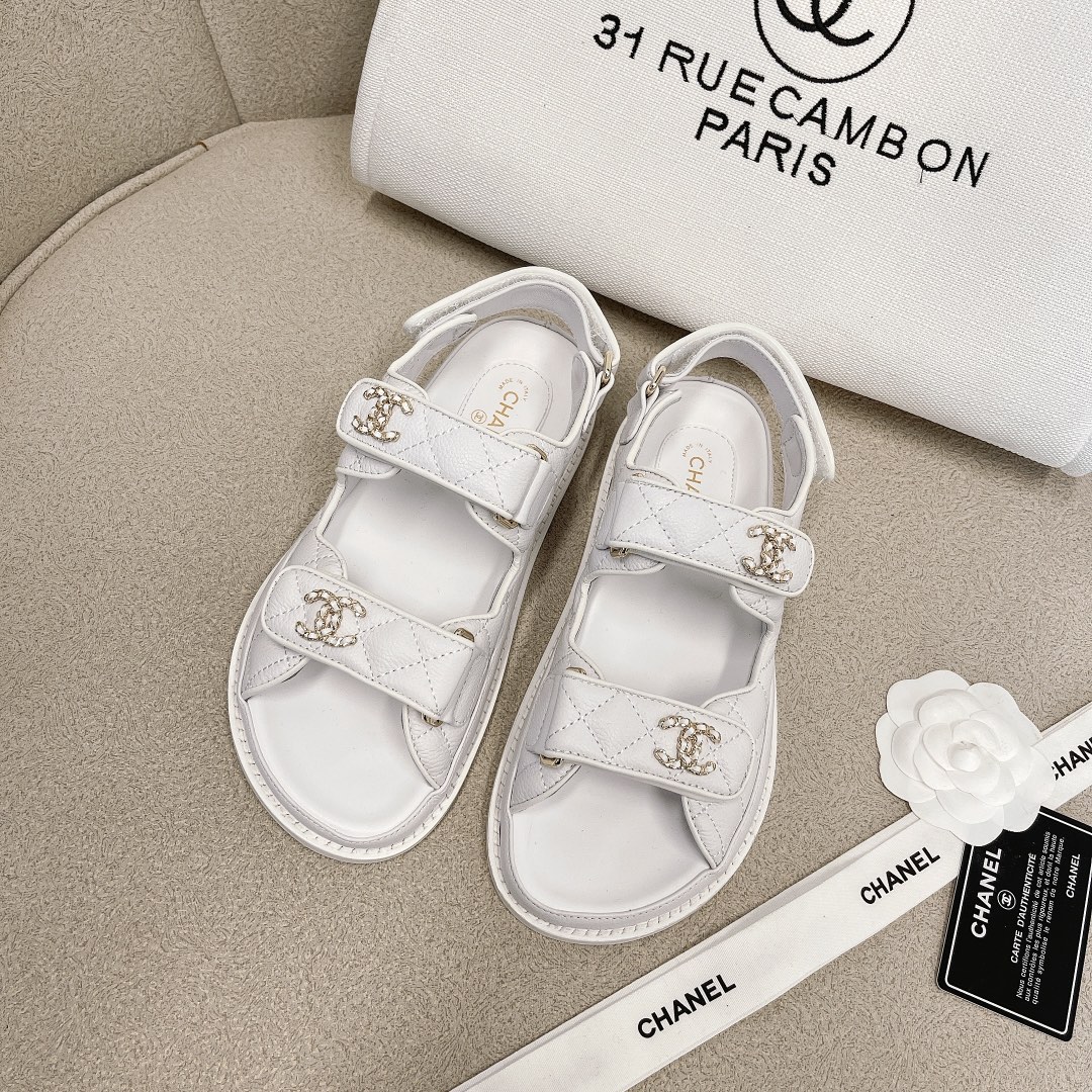 CHANEL сандалі скура выглядае белай скурай элегантны стыль