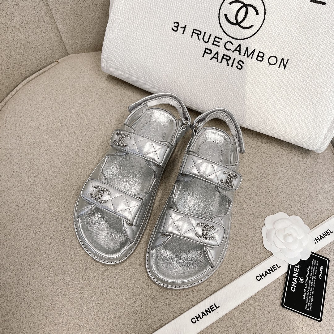 CHANEL сандалі скура, робяць ногі белымі, элегантны стыль