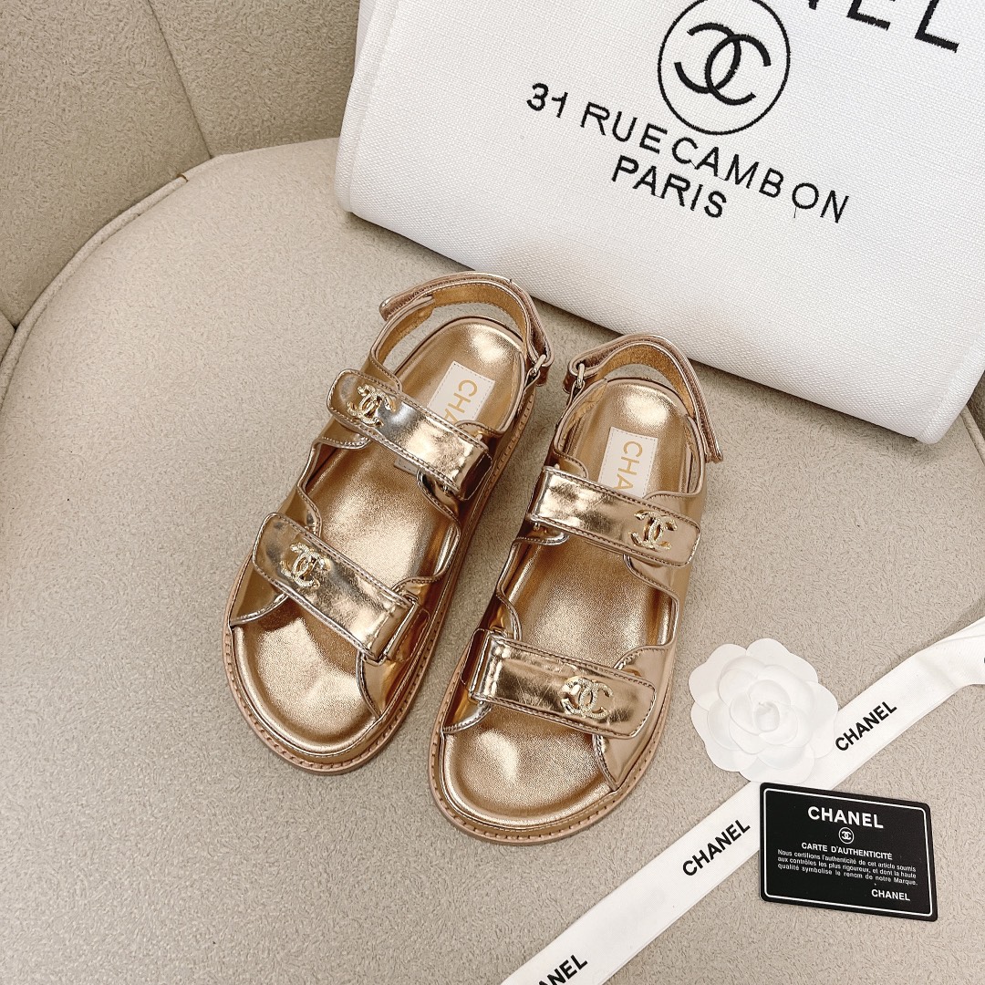 CHANEL сандалі скураныя, робяць ногі светлымі, элегантны стыль