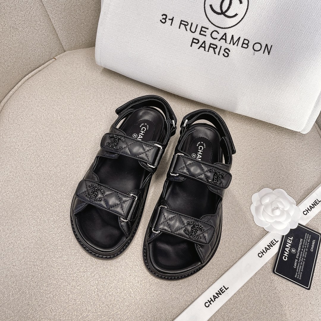 CHANEL сандалі скураныя, робяць скуру ног бялейшай, элегантны фасон