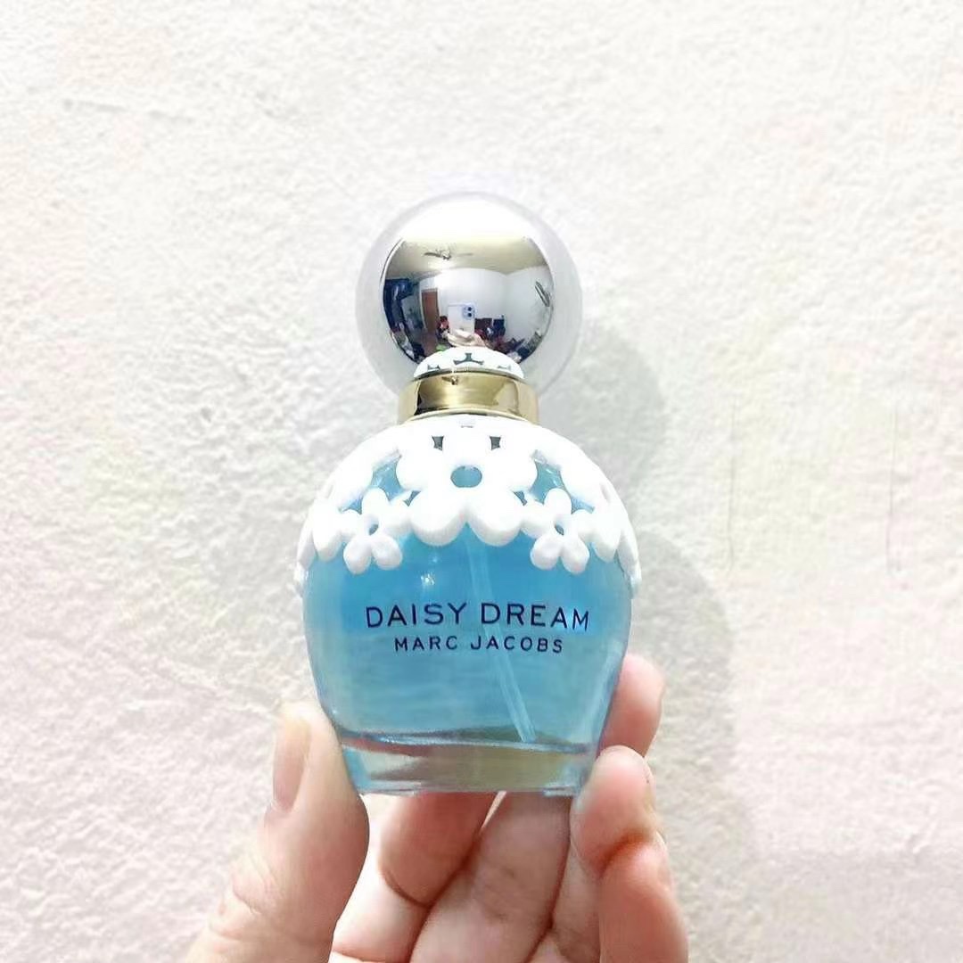 Marc Jacobs Daisy Miniature Perfume Set - Daisy, Daisy Dream & Daisy Eau So Fresh 6 i1648903816 5271 4